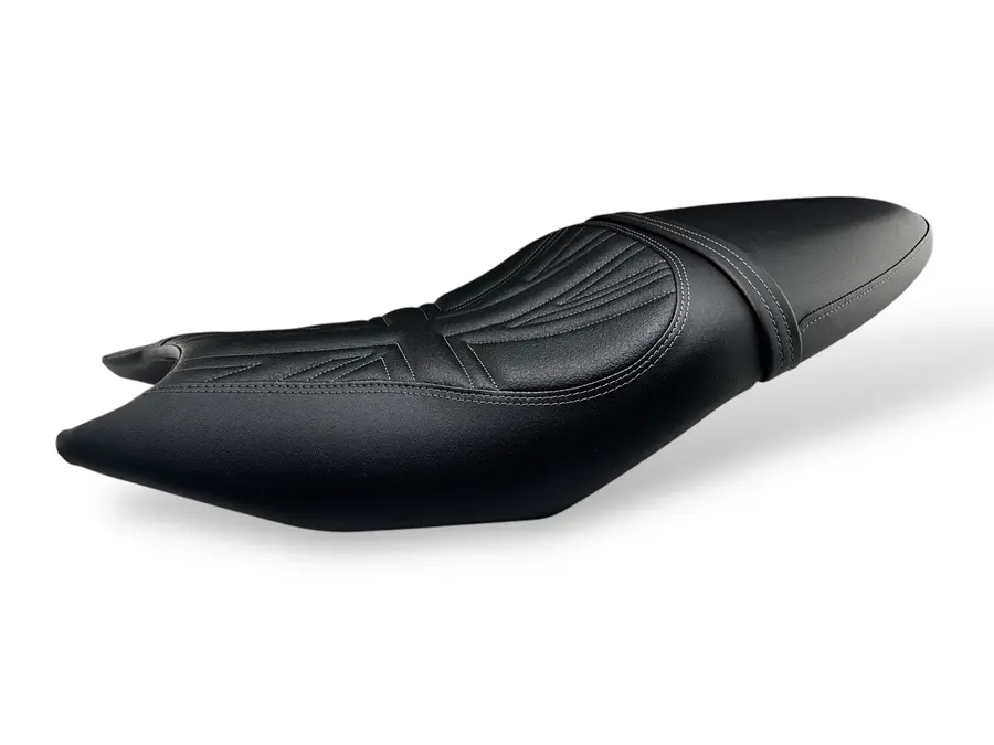 ETNA シートカバー TRIUMPH TRIDENT 660（2021-2024）